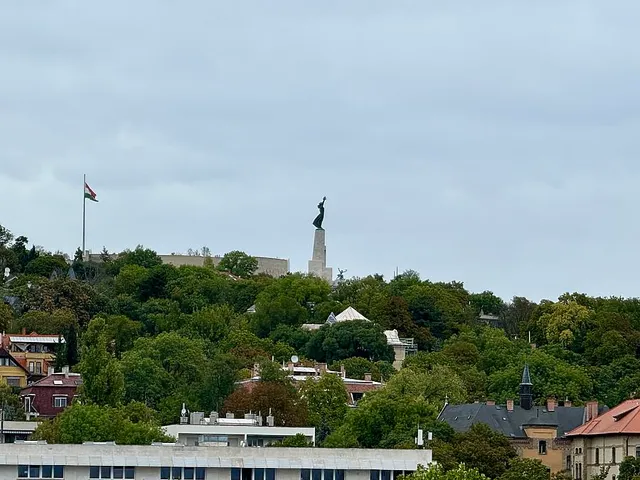 Eladó lakás Budapest XI. kerület, Szentimreváros, Kosztolányi Dezső tér 105 nm