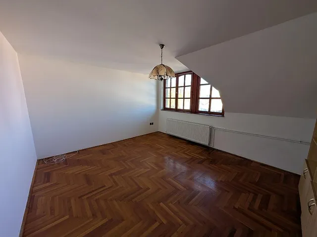 Kiadó kereskedelmi és ipari ingatlan Budapest IV. kerület, Újpest 73 nm