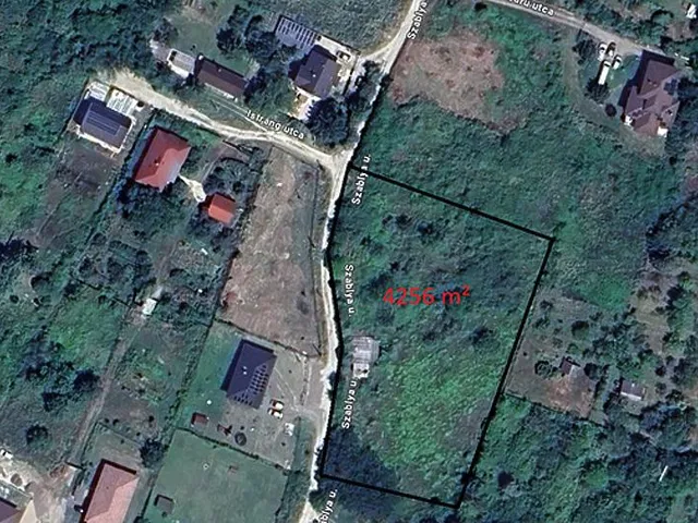 Eladó telek Vác 4256 nm