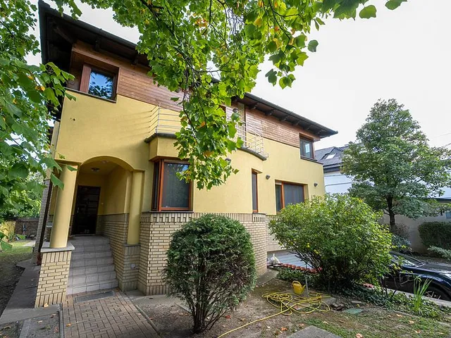 Eladó ház Budapest III. kerület, Csillaghegy 347 nm