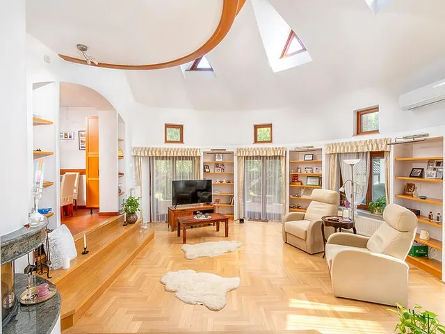 Eladó ház Budapest III. kerület, Csillaghegy 342 nm