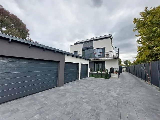 Eladó lakás Budapest XV. kerület, Rákospalota 157 nm