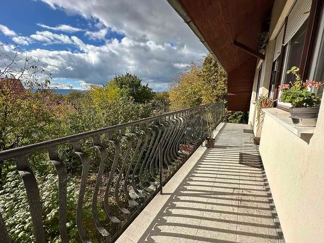Eladó ház Vác 180 nm