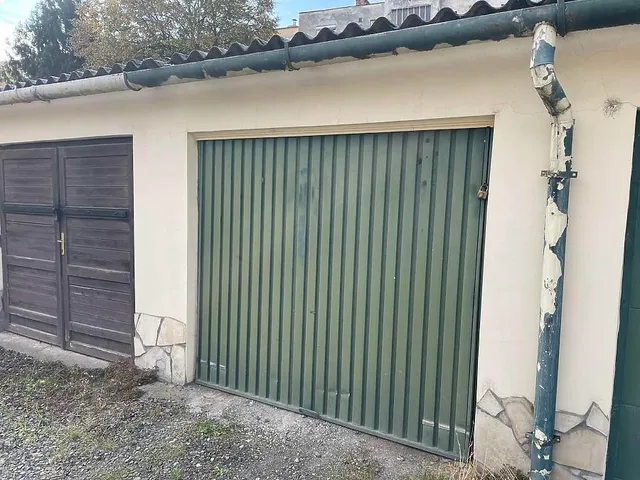 Eladó garázs Vác 16 nm