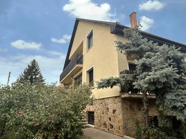 Eladó ház Budapest XVII. kerület, Rákoskert 183 nm