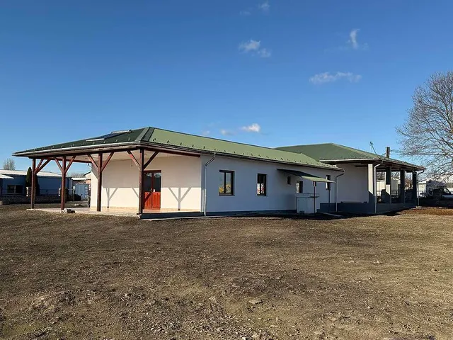 Eladó kereskedelmi és ipari ingatlan Vác 291 nm