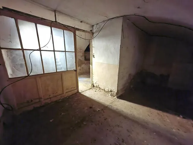 Eladó kereskedelmi és ipari ingatlan Budapest VIII. kerület, Corvin negyed, Leonardo Da Vinci utca 51 nm