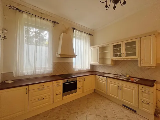 Kiadó lakás Budapest II. kerület, Országút, Keleti Károly utca 240 nm