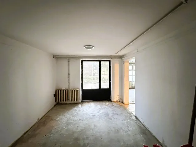 Eladó kereskedelmi és ipari ingatlan Budapest III. kerület, Kaszásdűlő 78 nm