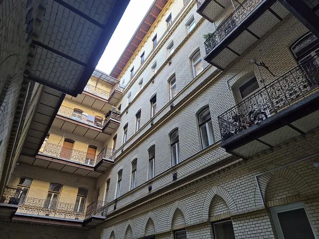 Eladó lakás Budapest VI. kerület 94 nm