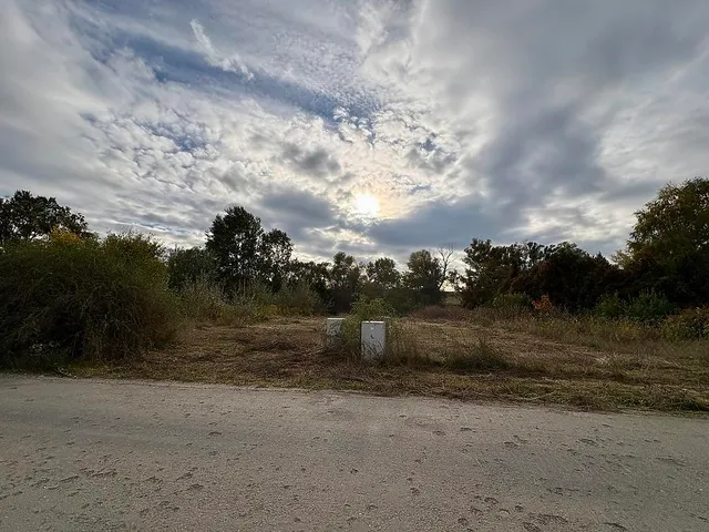 Eladó telek Pilisborosjenő 813 nm