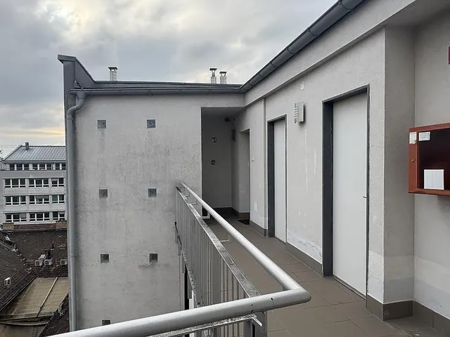 Eladó kereskedelmi és ipari ingatlan Budapest VII. kerület, Akácfa utca 3 nm