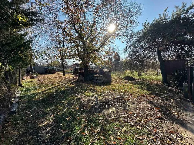 Eladó telek Vác 1279 nm