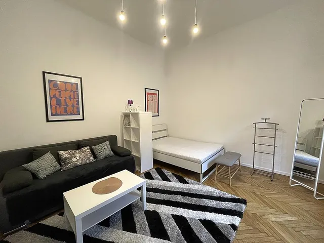 Kiadó lakás Budapest VI. kerület, Nagymező utca 35 nm