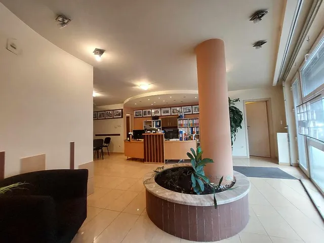 Eladó kereskedelmi és ipari ingatlan Budapest XV. kerület, Rákospalota 81 nm