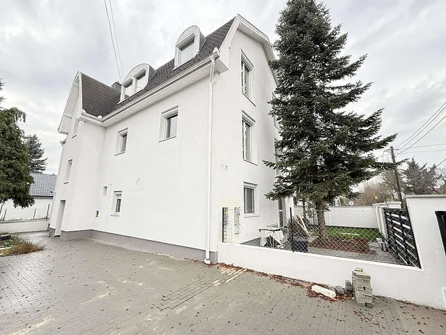 Eladó lakás Budapest XVI. kerület, Rákosszentmihály 124 nm