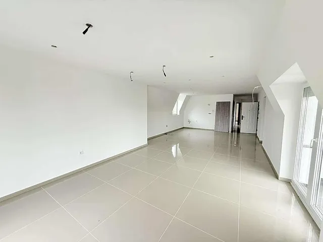 Eladó lakás Budapest XVI. kerület, Rákosszentmihály 124 nm