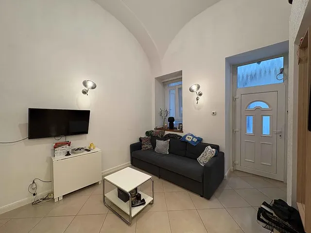 Eladó lakás Budapest VI. kerület, Hajós utca 30 nm