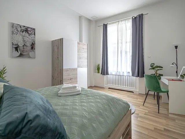 Kiadó lakás Budapest VI. kerület, Jókai tér 67 nm