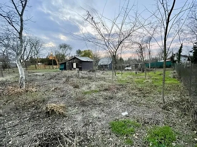 Eladó telek Vác 1176 nm