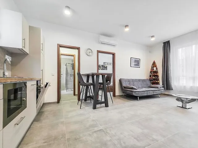 Eladó kereskedelmi és ipari ingatlan Törökbálint 43 nm