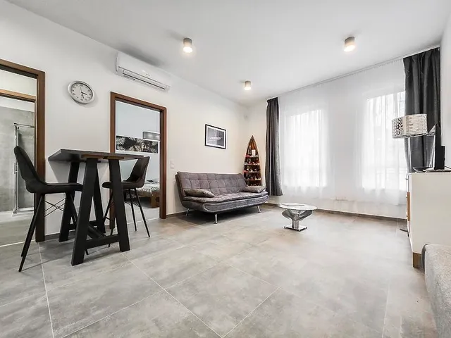 Eladó kereskedelmi és ipari ingatlan Törökbálint 43 nm