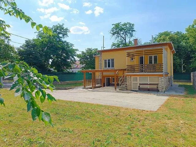 Eladó ház Budapest X. kerület, Óhegy 190 nm