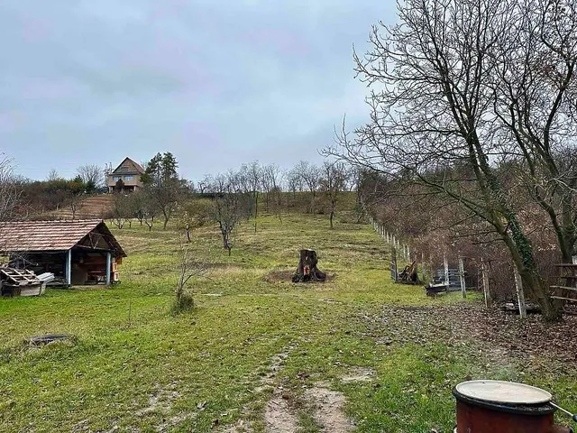 Eladó telek Vác 4448 nm