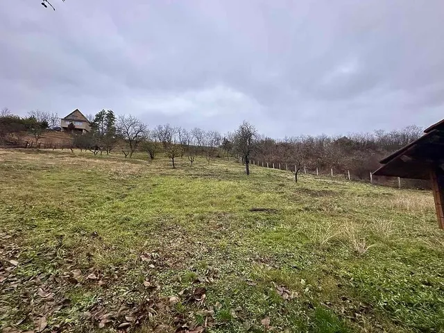 Eladó telek Vác 4448 nm