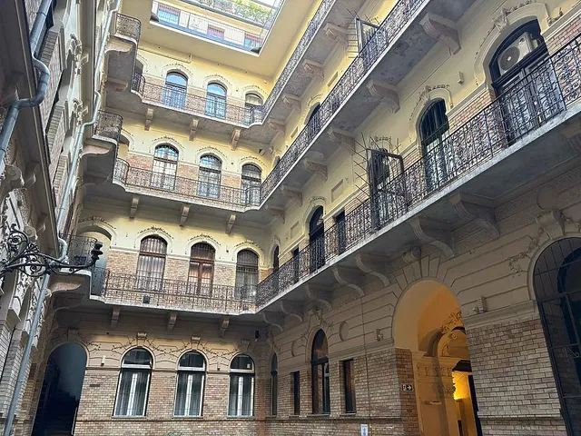 Eladó lakás Budapest VI. kerület 61 nm