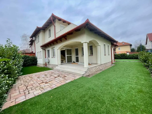 Eladó ház Dunakeszi 220 nm