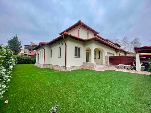 Eladó ház Dunakeszi 220 nm