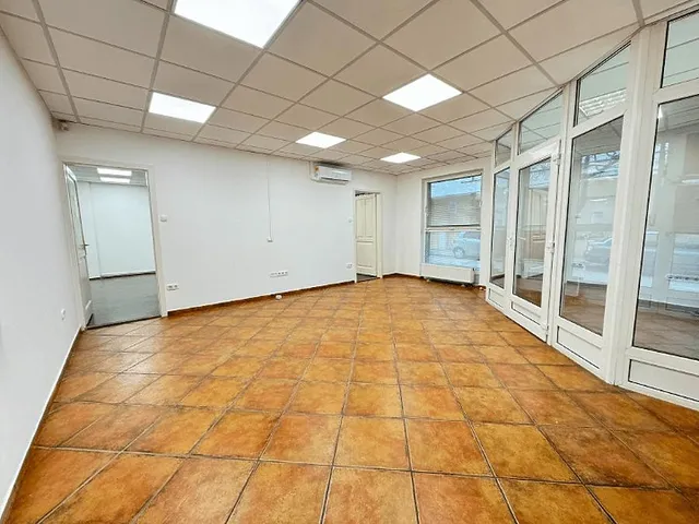 Kiadó kereskedelmi és ipari ingatlan Budapest IV. kerület, Újpest, Károlyi István utca 88 nm