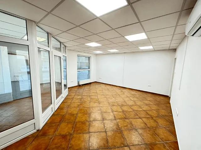 Kiadó kereskedelmi és ipari ingatlan Budapest IV. kerület, Újpest, Károlyi István utca 88 nm