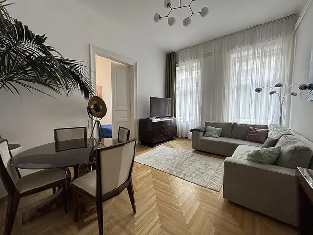 Eladó lakás Budapest VI. kerület 73 nm