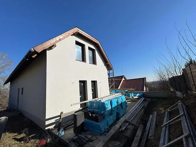 Eladó kereskedelmi és ipari ingatlan Budakalász 416 nm