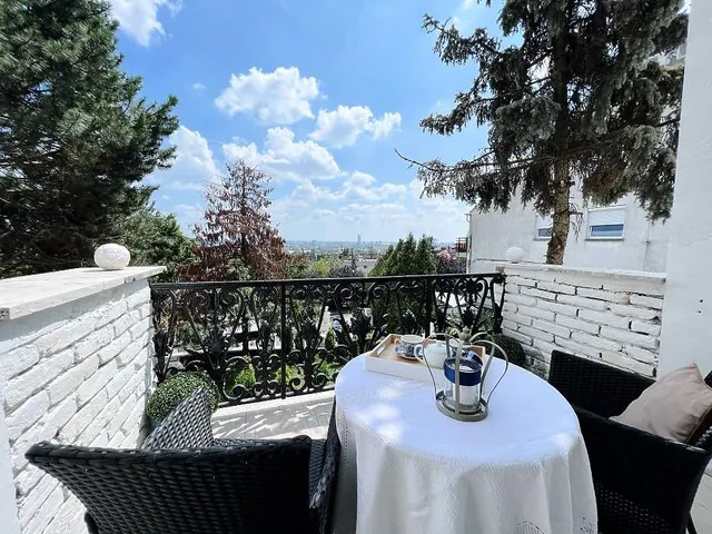 Eladó ház Budapest XI. kerület, Sasad-Sashegy XI. ker. 350 nm