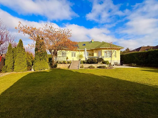 Eladó ház Budapest XVII. kerület, Rákoskert 240 nm