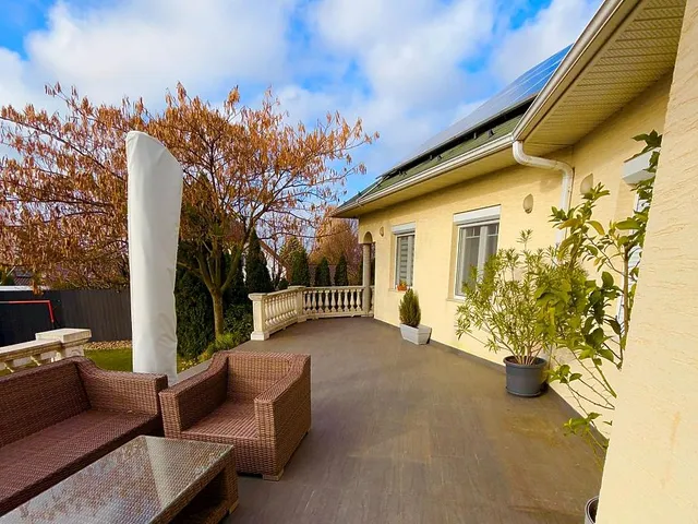 Eladó ház Budapest XVII. kerület, Rákoskert 240 nm