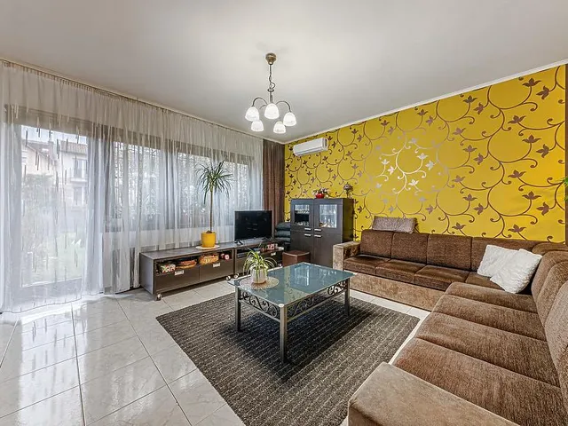 Eladó ház Budapest X. kerület, Óhegy 140 nm