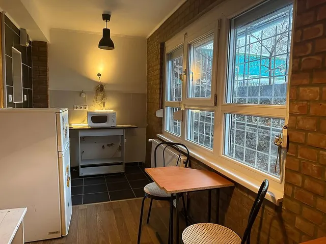 Eladó kereskedelmi és ipari ingatlan Budapest III. kerület, Óbuda 93 nm