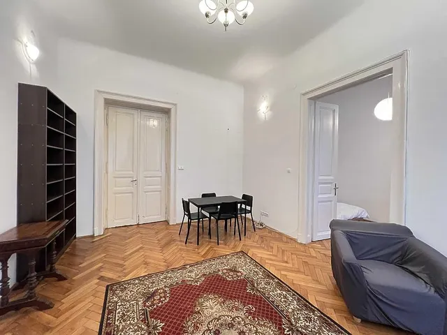 Eladó lakás Budapest VIII. kerület, Népszínháznegyed, Berzsenyi utca 95 nm