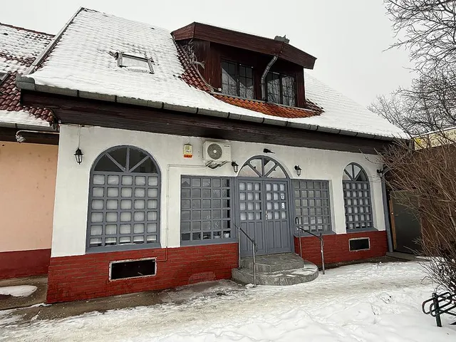 Eladó kereskedelmi és ipari ingatlan Szentendre 211 nm