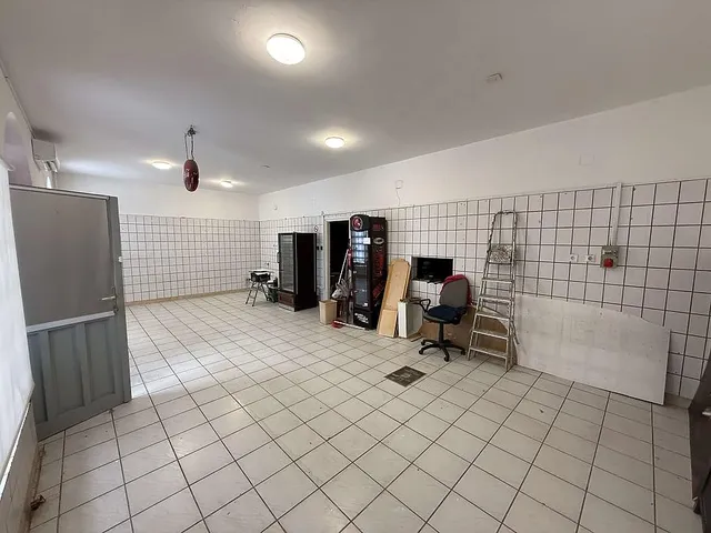 Eladó kereskedelmi és ipari ingatlan Szentendre 211 nm