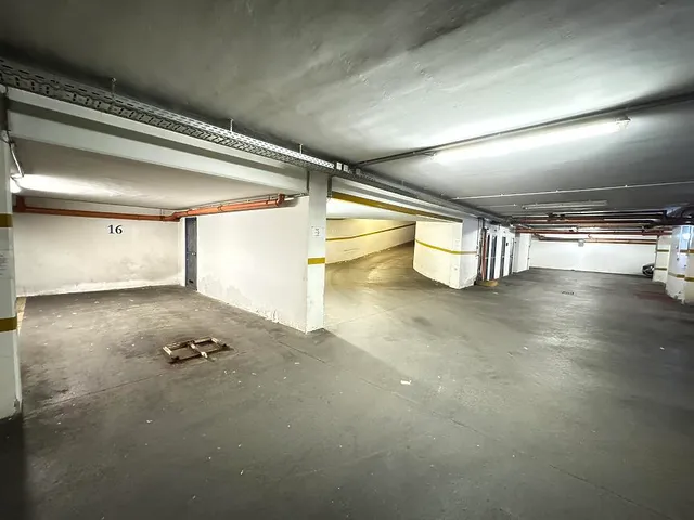 Eladó garázs Budapest IV. kerület, Újpest, Károlyi István utca 15 nm