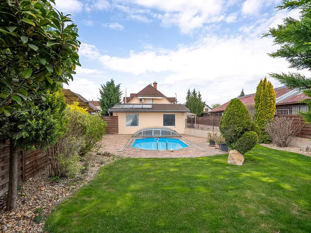 Eladó ház Budapest XXI. kerület 319 nm