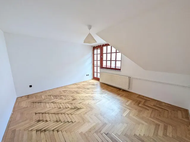 Eladó kereskedelmi és ipari ingatlan Budapest IV. kerület, Újpest 72 nm