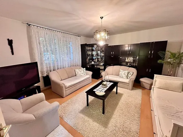 Eladó ház Vác 232 nm