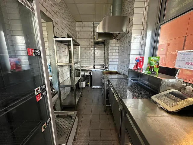 Eladó kereskedelmi és ipari ingatlan Budapest III. kerület, Békásmegyer 14 nm