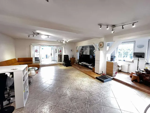 Eladó ház Budapest XVI. kerület, Sashalom 360 nm